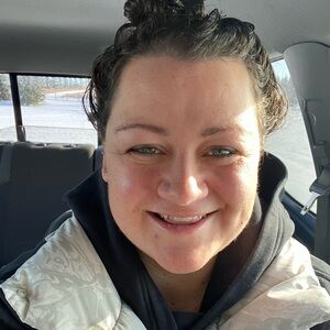 Meet your Posher, Chloe